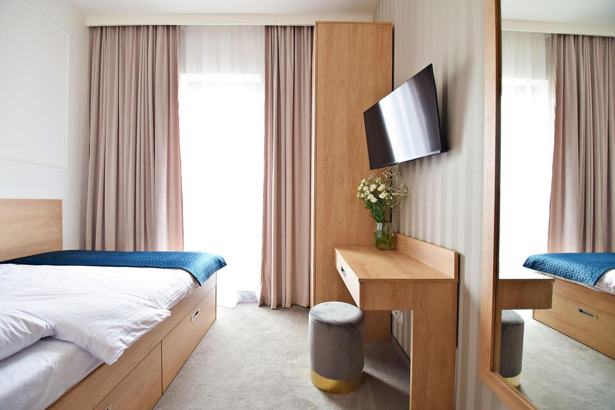 Ivy Healthy Stay Констанцін-Єзьорна Екстер'єр фото